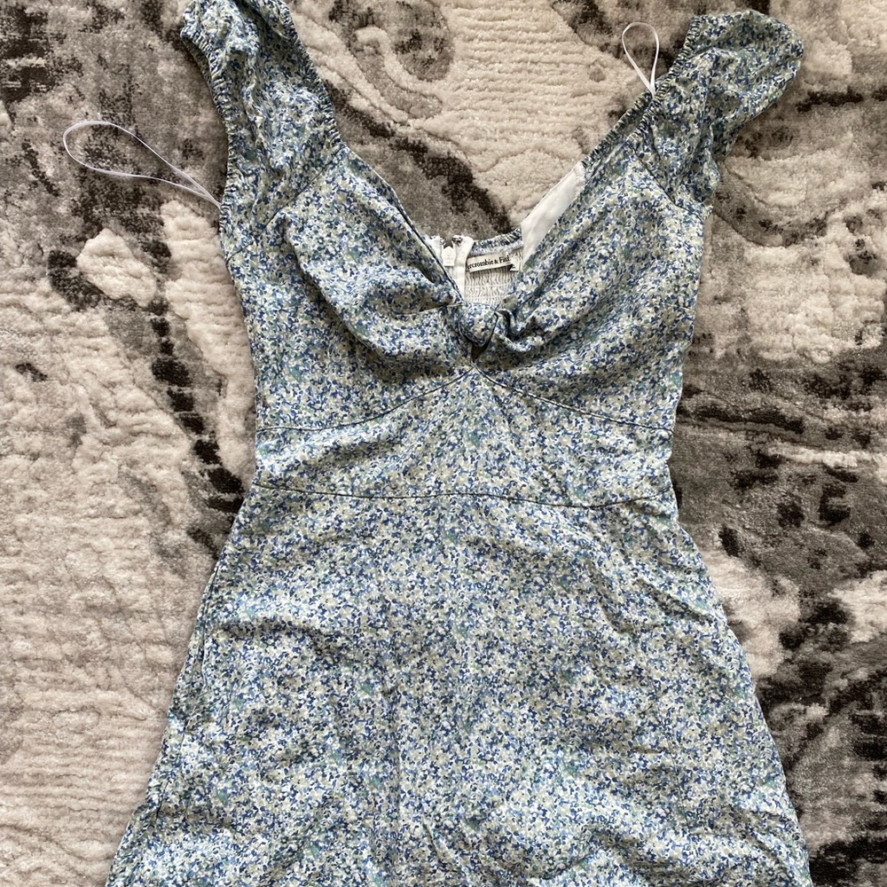 Knot front mini dress Abercrombie and fitch, size S - great condition & pockets!